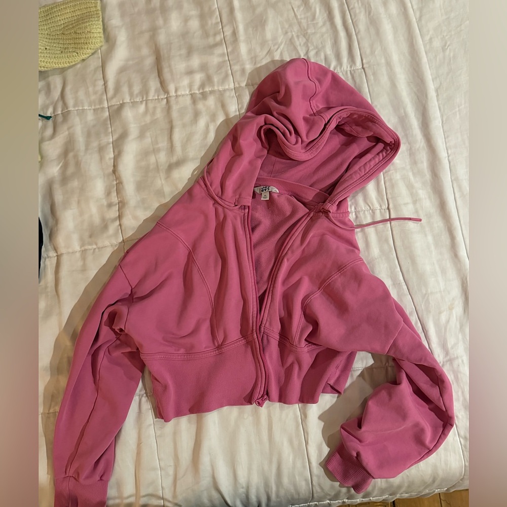 Cropped pink zipped sweatshirt